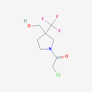 molecular formula C8H11ClF3NO2 B1477278 2-Chloro-1-(3-(hydroxymethyl)-3-(trifluoromethyl)pyrrolidin-1-yl)ethan-1-one CAS No. 2091606-11-8