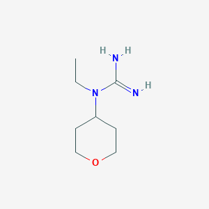 molecular formula C8H17N3O B1477525 1-éthyl-1-(tétrahydro-2H-pyran-4-yl)guanidine CAS No. 2097956-14-2