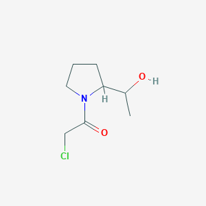 molecular formula C8H14ClNO2 B1477708 2-氯-1-(2-(1-羟乙基)吡咯烷-1-基)乙烷-1-酮 CAS No. 2092722-21-7