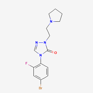 molecular formula C14H16BrFN4O B1477838 4-(4-Bromo-2-fluorophenyl)-2-(2-pyrrolidin-1-yl-ethyl)-2,4-dihydro-[1,2,4]triazol-3-one CAS No. 1632497-71-2