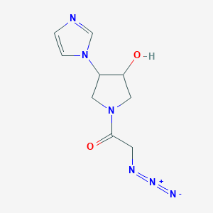molecular formula C9H12N6O2 B1478302 2-叠氮化物-1-(3-羟基-4-(1H-咪唑-1-基)吡咯烷-1-基)乙-1-酮 CAS No. 2097993-92-3