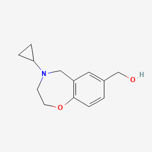 molecular formula C13H17NO2 B1478624 (4-シクロプロピル-2,3,4,5-テトラヒドロベンゾ[f][1,4]オキサゼピン-7-イル)メタノール CAS No. 2098029-66-2