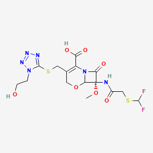 (7R)-7-[[2-(difluoromethylsulfanyl)acetyl]amino]-3-[[1-(2-hydroxyethyl)tetrazol-5-yl]sulfanylmethyl]-7-methoxy-8-oxo-5-oxa-1-azabicyclo[4.2.0]oct-2-ene-2-carboxylic acid