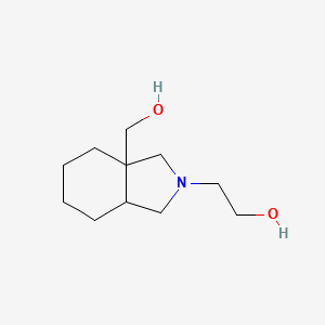 molecular formula C11H21NO2 B1478839 2-(3a-(hidroximetil)octahidro-2H-isoindol-2-il)etan-1-ol CAS No. 2098048-54-3