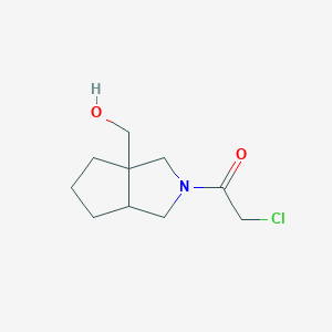 molecular formula C10H16ClNO2 B1478854 2-chloro-1-(3a-(hydroxymethyl)hexahydrocyclopenta[c]pyrrol-2(1H)-yl)ethan-1-one CAS No. 2098108-75-7