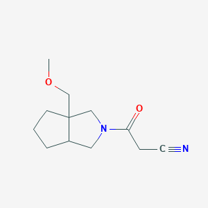 molecular formula C12H18N2O2 B1478920 3-(3a-(methoxymethyl)hexahydrocyclopenta[c]pyrrol-2(1H)-yl)-3-oxopropanenitrile CAS No. 2098109-13-6