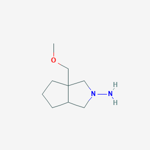molecular formula C9H18N2O B1478956 3a-(methoxymethyl)hexahydrocyclopenta[c]pyrrol-2(1H)-amine CAS No. 2097985-51-6