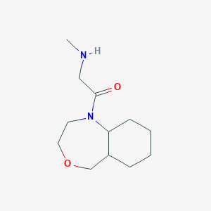 molecular formula C12H22N2O2 B1479006 2-(methylamino)-1-(octahydrobenzo[e][1,4]oxazepin-1(5H)-yl)ethan-1-one CAS No. 2098072-23-0