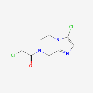 molecular formula C8H9Cl2N3O B1479177 1-(3-cloro-5,6-dihidroimidazo[1,2-a]piracin-7(8H)-il)-2-cloroetan-1-ona CAS No. 2090943-55-6