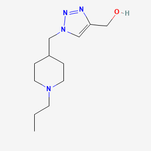 molecular formula C12H22N4O B1479422 (1-((1-propylpiperidin-4-yl)methyl)-1H-1,2,3-triazol-4-yl)methanol CAS No. 2097964-75-3
