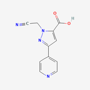 molecular formula C11H8N4O2 B1479525 1-(氰甲基)-3-(吡啶-4-基)-1H-吡唑-5-羧酸 CAS No. 2098135-11-4