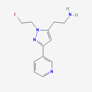 molecular formula C12H15FN4 B1479547 2-(1-(2-氟乙基)-3-(吡啶-3-基)-1H-吡唑-5-基)乙-1-胺 CAS No. 2098064-95-8