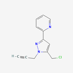 molecular formula C12H10ClN3 B1479560 2-(5-(chloromethyl)-1-(prop-2-yn-1-yl)-1H-pyrazol-3-yl)pyridine CAS No. 2090672-23-2