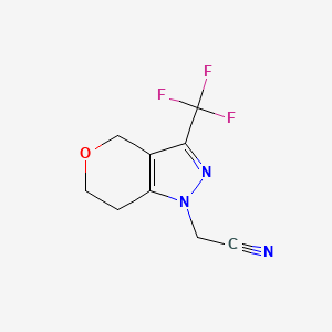 molecular formula C9H8F3N3O B1479682 2-(3-(trifluoromethyl)-6,7-dihydropyrano[4,3-c]pyrazol-1(4H)-yl)acetonitrile CAS No. 2098008-93-4