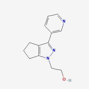 molecular formula C13H15N3O B1479695 2-(3-(pyridin-3-yl)-5,6-dihydrocyclopenta[c]pyrazol-1(4H)-yl)ethan-1-ol CAS No. 2097953-65-4
