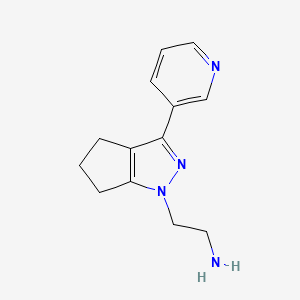 molecular formula C13H16N4 B1479778 2-(3-(pyridin-3-yl)-5,6-dihydrocyclopenta[c]pyrazol-1(4H)-yl)ethan-1-amine CAS No. 2098020-36-9