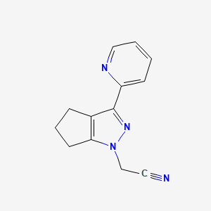 molecular formula C13H12N4 B1479817 2-(3-(pyridin-2-yl)-5,6-dihydrocyclopenta[c]pyrazol-1(4H)-yl)acetonitrile CAS No. 2098131-94-1