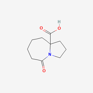 molecular formula C10H15NO3 B1480573 5-氧代六氢-1H-吡咯并[1,2-a]氮杂菲-9a(5H)-羧酸 CAS No. 2092803-71-7