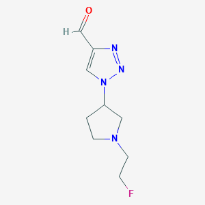 molecular formula C9H13FN4O B1480587 1-(1-(2-fluoroethyl)pyrrolidin-3-yl)-1H-1,2,3-triazole-4-carbaldehyde CAS No. 2098075-46-6