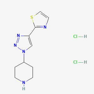 molecular formula C10H15Cl2N5S B1480643 2-(1-(piperidin-4-yl)-1H-1,2,3-triazol-4-yl)thiazole dihydrochloride CAS No. 2098127-21-8
