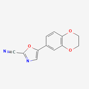 molecular formula C12H8N2O3 B1480925 5-(2,3-Dihydrobenzo[b][1,4]dioxin-6-yl)oxazole-2-carbonitrile CAS No. 2098111-94-3