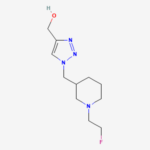 molecular formula C11H19FN4O B1481244 (1-((1-(2-氟乙基)哌啶-3-基)甲基)-1H-1,2,3-三唑-4-基)甲醇 CAS No. 2098076-19-6