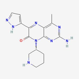 molecular formula C15H18N8O B14812561 (R)-2-Amino-4-methyl-8-(piperidin-3-yl)-6-(1H-pyrazol-5-yl)pteridin-7(8H)-one 