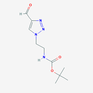molecular formula C10H16N4O3 B1481286 叔丁基（2-(4-甲酰基-1H-1,2,3-三唑-1-基)乙基）氨基甲酸酯 CAS No. 2098122-32-6