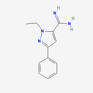 molecular formula C12H14N4 B1481538 1-エチル-3-フェニル-1H-ピラゾール-5-カルボキシミドアミド CAS No. 2097963-16-9