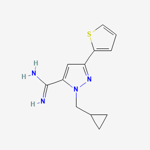 molecular formula C12H14N4S B1481713 1-(ciclopropilmetil)-3-(tiofeno-2-il)-1H-pirazol-5-carboximidamida CAS No. 2098005-60-6