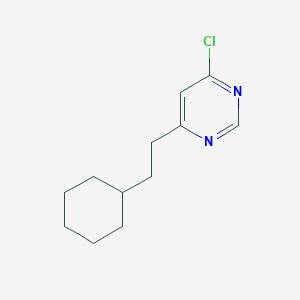 molecular formula C12H17ClN2 B1481768 4-Cloro-6-(2-ciclohexiletil)pirimidina CAS No. 2092564-24-2