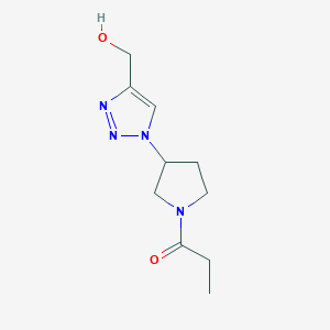 molecular formula C10H16N4O2 B1482082 1-(3-(4-(hydroxymethyl)-1H-1,2,3-triazol-1-yl)pyrrolidin-1-yl)propan-1-one CAS No. 2090294-14-5