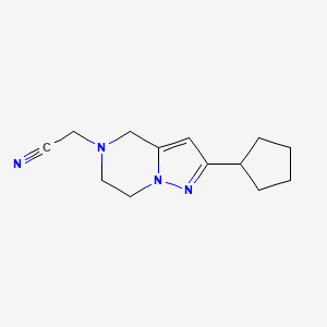 molecular formula C13H18N4 B1482154 2-(2-环戊基-6,7-二氢吡唑并[1,5-a]嘧啶-5(4H)-基)乙腈 CAS No. 2098093-25-3