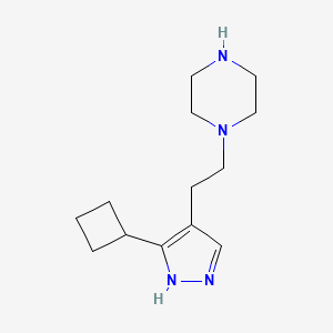 molecular formula C13H22N4 B1482256 1-(2-(3-ciclobutil-1H-pirazol-4-il)etil)piperazina CAS No. 2098013-68-2