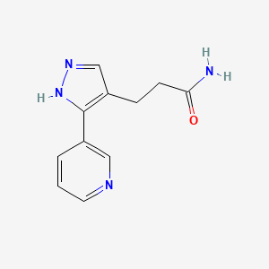 molecular formula C11H12N4O B1482297 3-(3-(pyridin-3-yl)-1H-pyrazol-4-yl)propanamide CAS No. 2097965-05-2