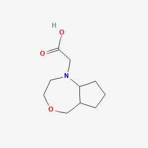 molecular formula C10H17NO3 B1482348 2-(octahydro-1H-cyclopenta[e][1,4]oxazepin-1-yl)acetic acid CAS No. 2098057-29-3