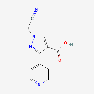 molecular formula C11H8N4O2 B1482378 1-(cyanomethyl)-3-(pyridin-4-yl)-1H-pyrazole-4-carboxylic acid CAS No. 2097971-21-4