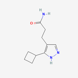 molecular formula C10H15N3O B1482383 3-(3-cyclobutyl-1H-pyrazol-4-yl)propanamide CAS No. 2097971-02-1