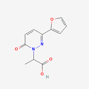 molecular formula C11H10N2O4 B1482552 2-[3-(Furan-2-yl)-6-oxo-1,6-dihydropyridazin-1-yl]propanoic acid CAS No. 2097952-27-5
