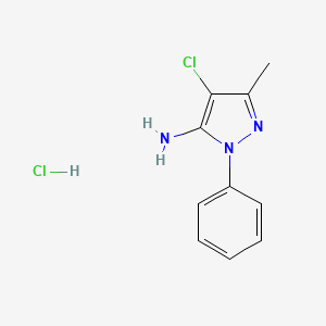 molecular formula C10H11Cl2N3 B1482680 4-氯-3-甲基-1-苯基-1H-吡唑-5-胺盐酸盐 CAS No. 1909305-34-5