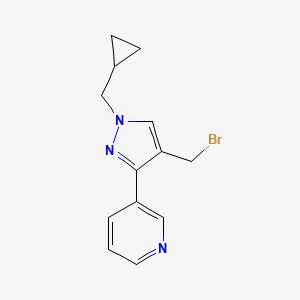 molecular formula C13H14BrN3 B1482851 3-(4-(bromomethyl)-1-(cyclopropylmethyl)-1H-pyrazol-3-yl)pyridine CAS No. 2097963-86-3