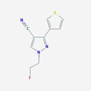 molecular formula C10H8FN3S B1482886 1-(2-氟乙基)-3-(噻吩-3-基)-1H-吡唑-4-碳腈 CAS No. 2097971-23-6