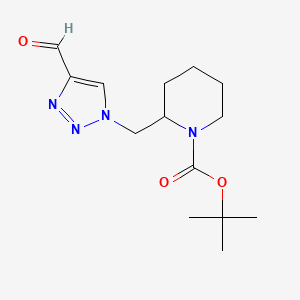 molecular formula C14H22N4O3 B1482946 tert-butyl 2-((4-formyl-1H-1,2,3-triazol-1-yl)methyl)piperidine-1-carboxylate CAS No. 2098017-54-8