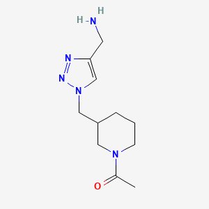 molecular formula C11H19N5O B1482958 1-(3-((4-(aminomethyl)-1H-1,2,3-triazol-1-yl)methyl)piperidin-1-yl)ethan-1-one CAS No. 2098110-13-3