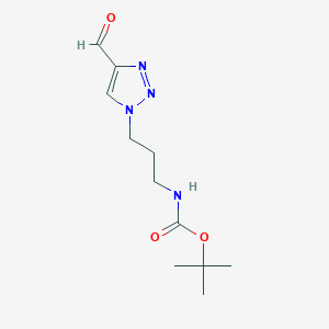molecular formula C11H18N4O3 B1482971 tert-butyl (3-(4-formyl-1H-1,2,3-triazol-1-yl)propyl)carbamate CAS No. 2098017-99-1