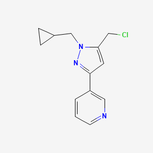 molecular formula C13H14ClN3 B1483086 3-(5-(chloromethyl)-1-(cyclopropylmethyl)-1H-pyrazol-3-yl)pyridine CAS No. 2098064-84-5