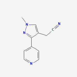 molecular formula C11H10N4 B1483178 2-(1-methyl-3-(pyridin-4-yl)-1H-pyrazol-4-yl)acetonitrile CAS No. 2098088-35-6