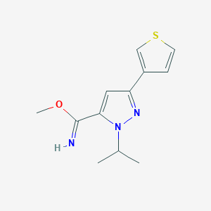 molecular formula C12H15N3OS B1483285 methyl 1-isopropyl-3-(thiophen-3-yl)-1H-pyrazole-5-carbimidate CAS No. 2097959-41-4