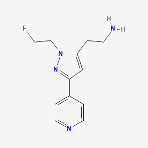 molecular formula C12H15FN4 B1483289 2-(1-(2-fluoroethyl)-3-(pyridin-4-yl)-1H-pyrazol-5-yl)ethan-1-amine CAS No. 2098130-94-8