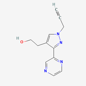 molecular formula C12H12N4O B1483405 2-(1-(prop-2-yn-1-yl)-3-(pyrazin-2-yl)-1H-pyrazol-4-yl)ethan-1-ol CAS No. 2097986-74-6